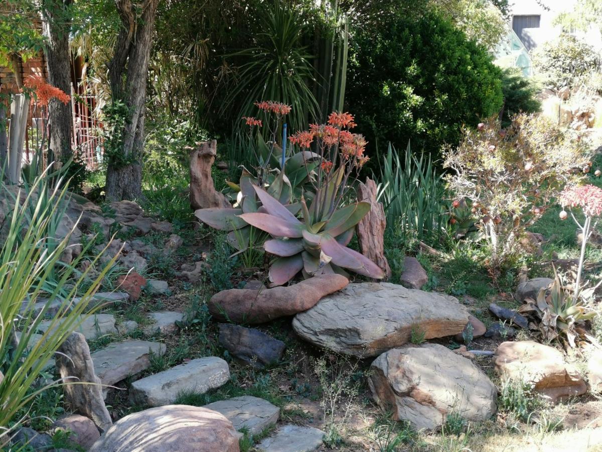 Lucolo Palace B&B Aliwal North Exterior photo